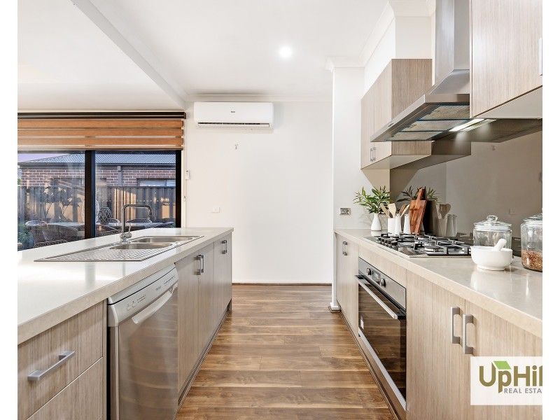 36 Glenrose Boulevard, Clyde North VIC 3978