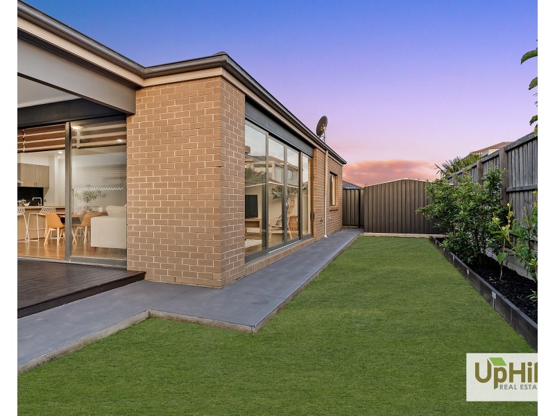 36 Glenrose Boulevard, Clyde North VIC 3978