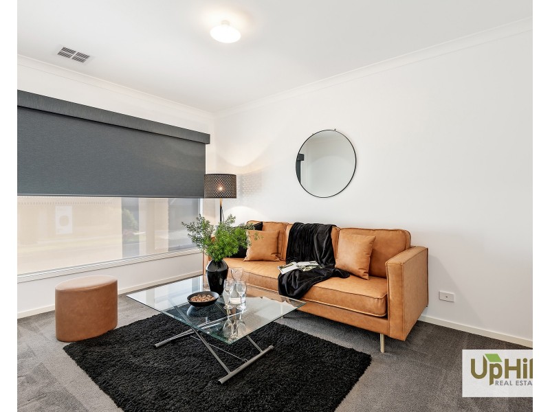 11 Mediterranean Avenue, Clyde VIC 3978