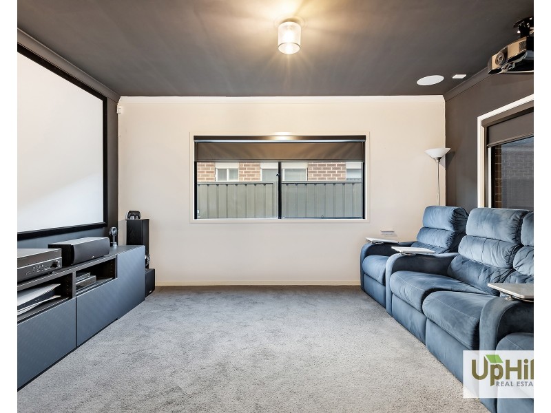 11 Mediterranean Avenue, Clyde VIC 3978