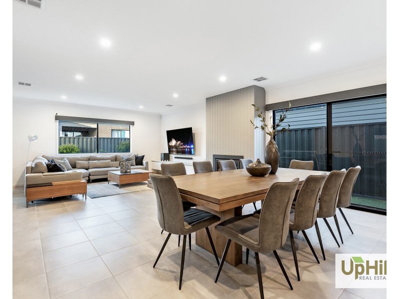 11 Mediterranean Avenue, Clyde VIC 3978