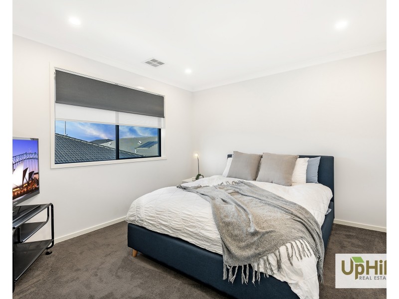 11 Mediterranean Avenue, Clyde VIC 3978