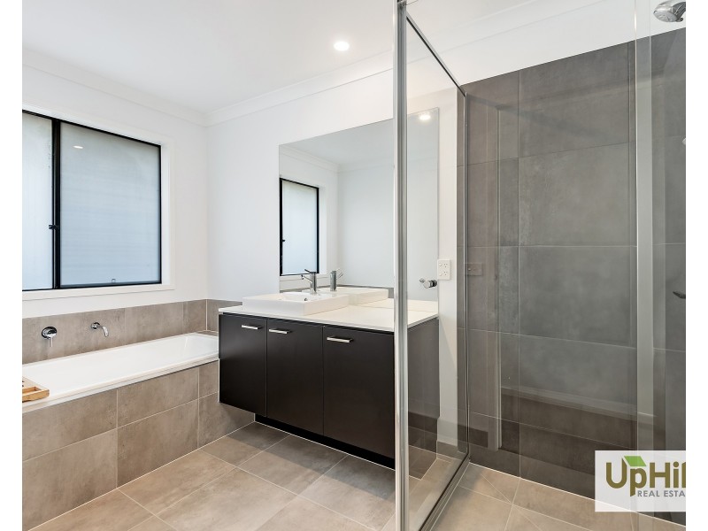 11 Mediterranean Avenue, Clyde VIC 3978