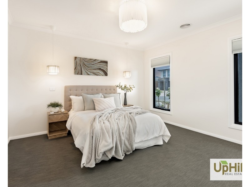 7 Tartan Drive, Clyde North VIC 3978