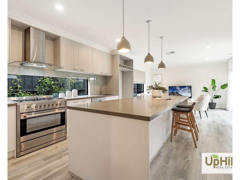 7 Tartan Drive, Clyde North VIC 3978