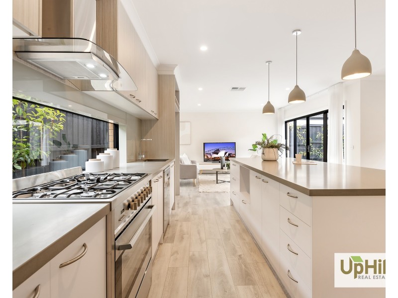 7 Tartan Drive, Clyde North VIC 3978