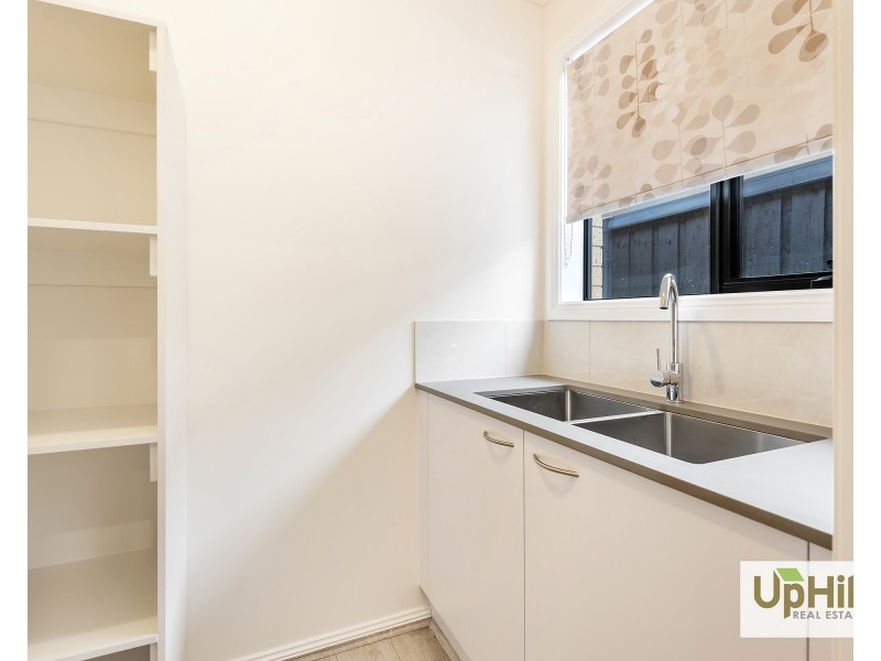 7 Tartan Drive, Clyde North VIC 3978