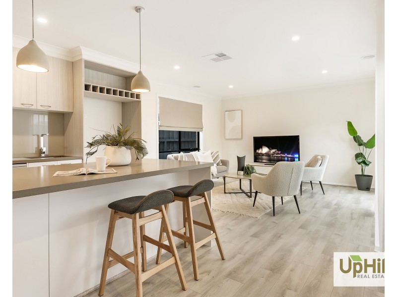 7 Tartan Drive, Clyde North VIC 3978