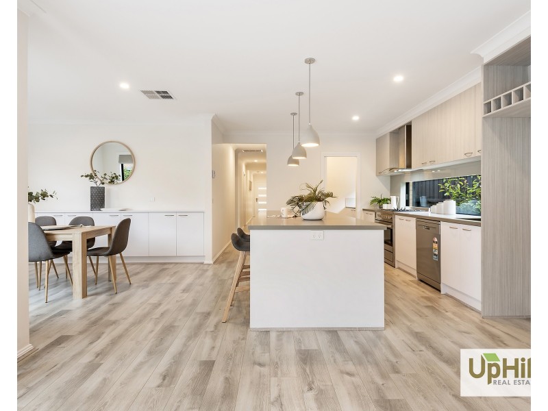 7 Tartan Drive, Clyde North VIC 3978