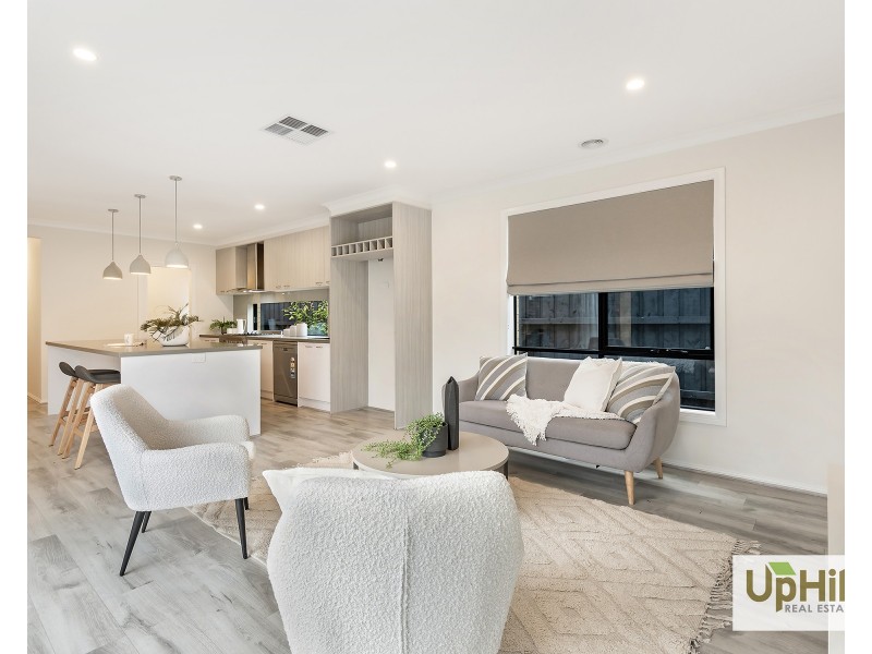 7 Tartan Drive, Clyde North VIC 3978