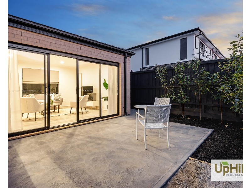 7 Tartan Drive, Clyde North VIC 3978