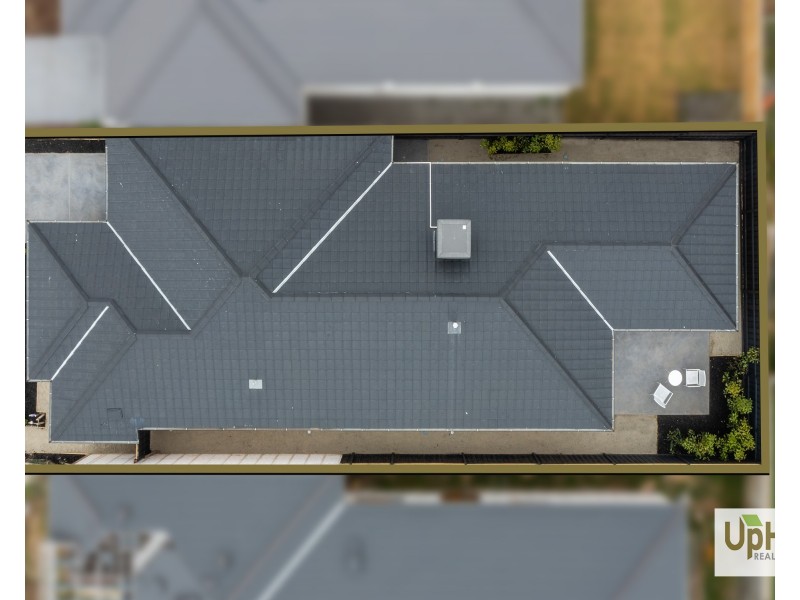 7 Tartan Drive, Clyde North VIC 3978