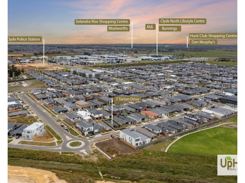 7 Tartan Drive, Clyde North VIC 3978