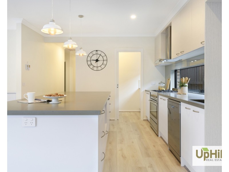 11 Tartan Drive, Clyde North VIC 3978