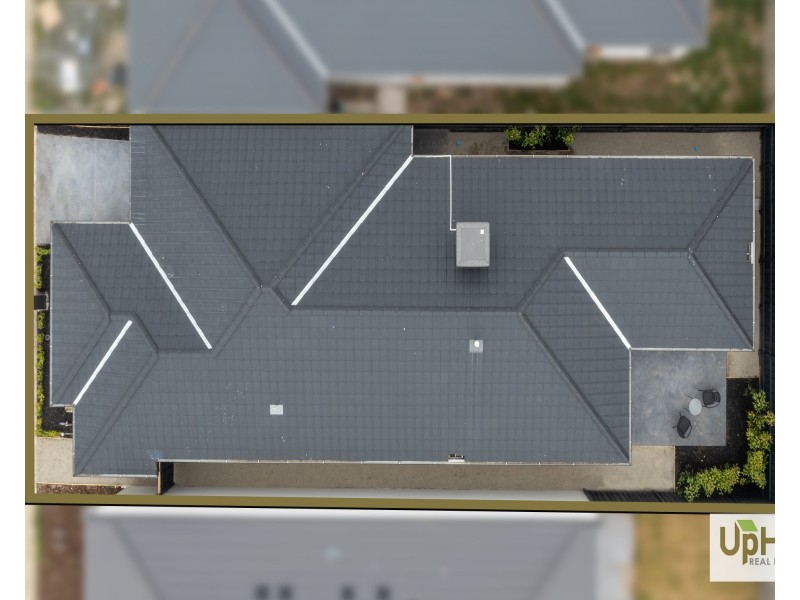 11 Tartan Drive, Clyde North VIC 3978