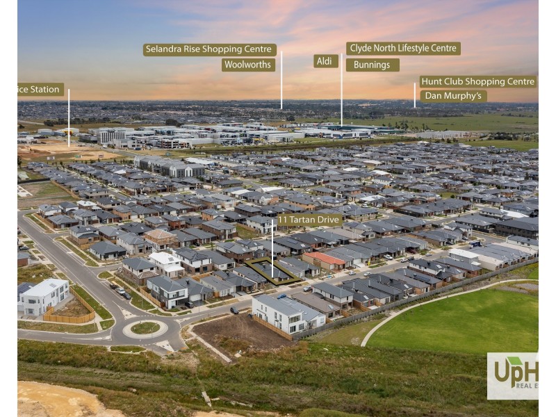 11 Tartan Drive, Clyde North VIC 3978