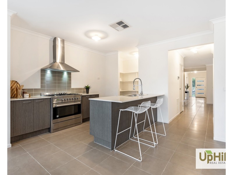 46 Selandra Boulevard, Clyde North VIC 3978