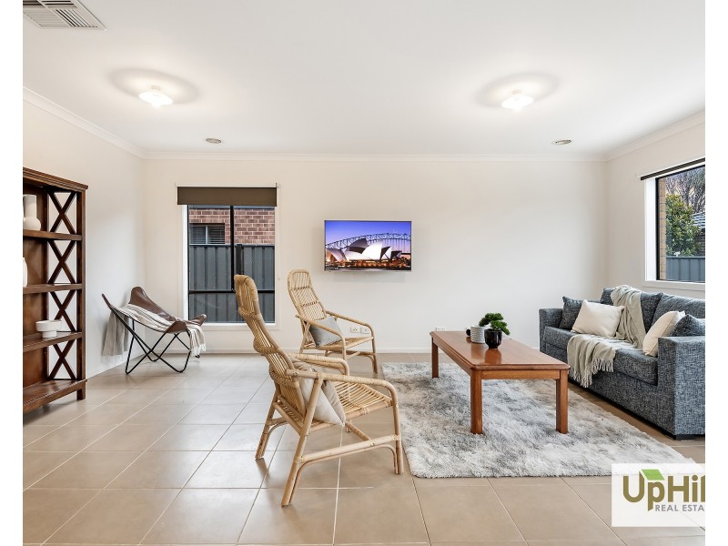 46 Selandra Boulevard, Clyde North VIC 3978