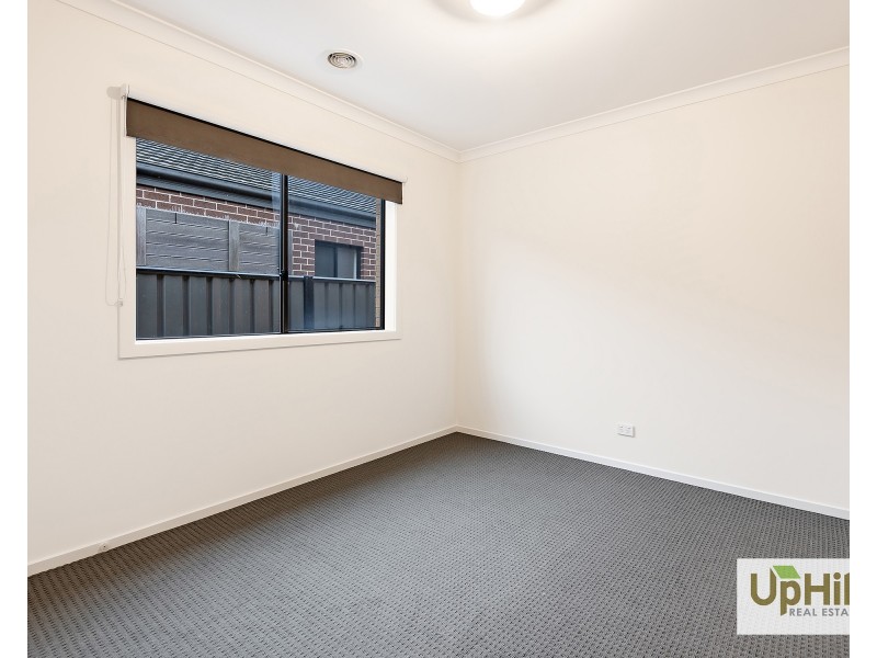 46 Selandra Boulevard, Clyde North VIC 3978