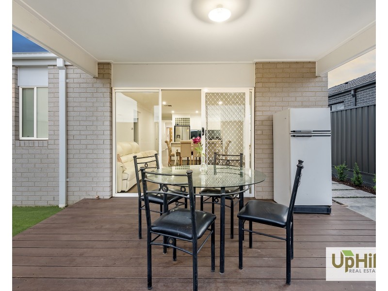 9 Aegean Street, Clyde North VIC 3978