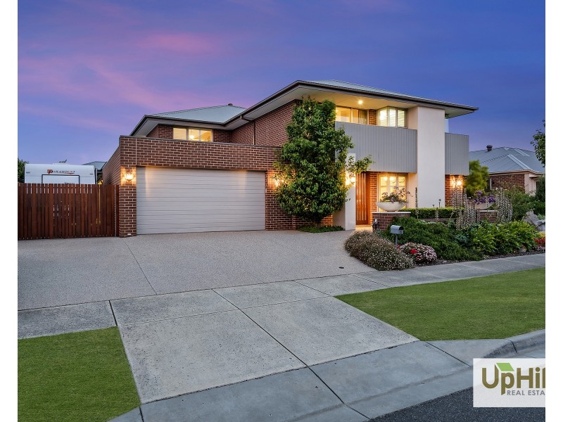 5 Marblelight Way, Clyde North VIC 3978