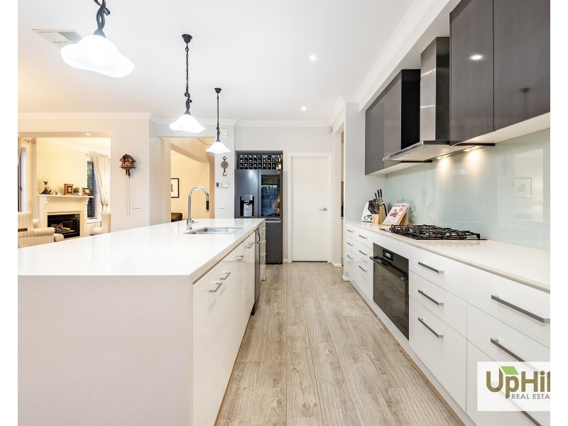 5 Marblelight Way, Clyde North VIC 3978