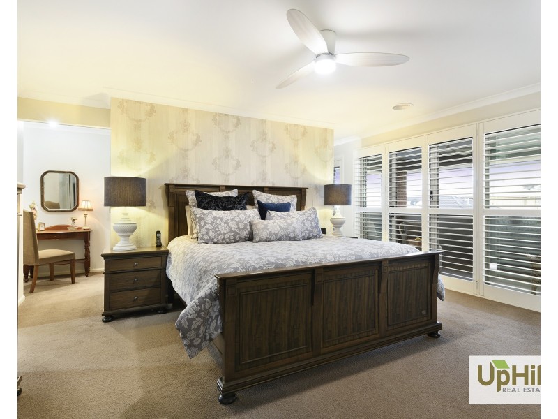 5 Marblelight Way, Clyde North VIC 3978