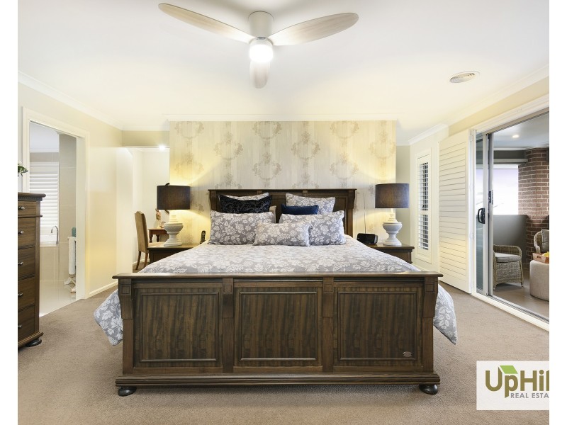 5 Marblelight Way, Clyde North VIC 3978
