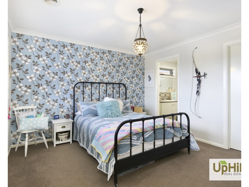 5 Marblelight Way, Clyde North VIC 3978
