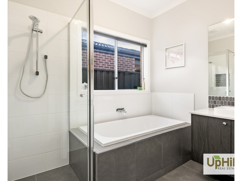 51 Foundation Avenue, Clyde VIC 3978