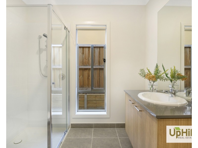 19 Melaan Way, Clyde North VIC 3978