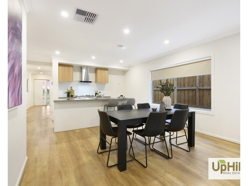 19 Melaan Way, Clyde North VIC 3978