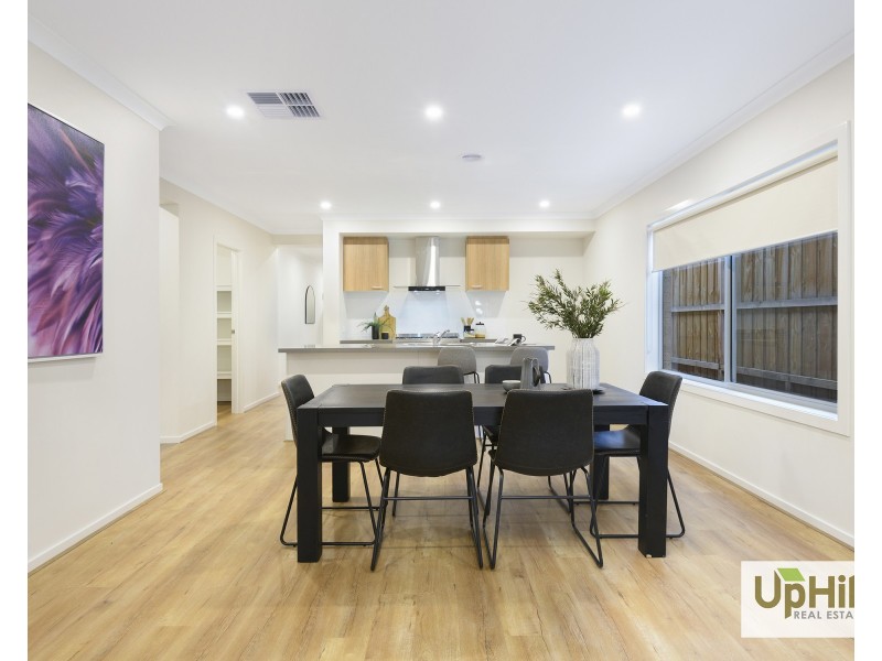 19 Melaan Way, Clyde North VIC 3978