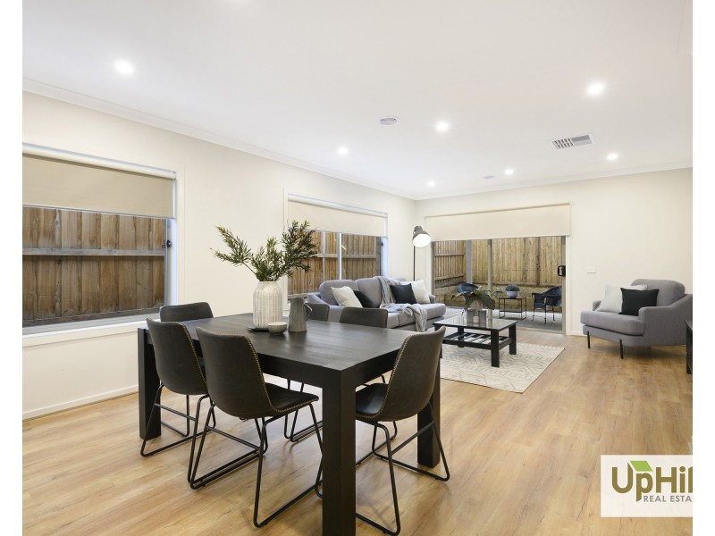 19 Melaan Way, Clyde North VIC 3978