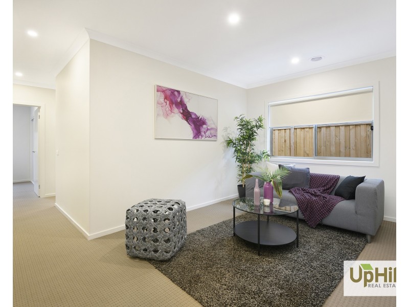 19 Melaan Way, Clyde North VIC 3978