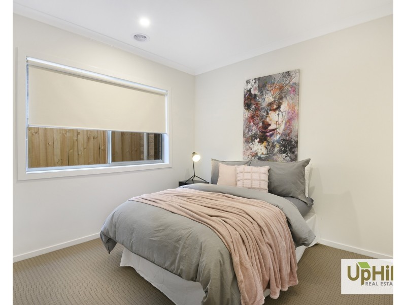 19 Melaan Way, Clyde North VIC 3978