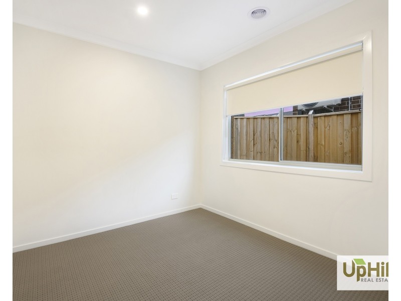 19 Melaan Way, Clyde North VIC 3978