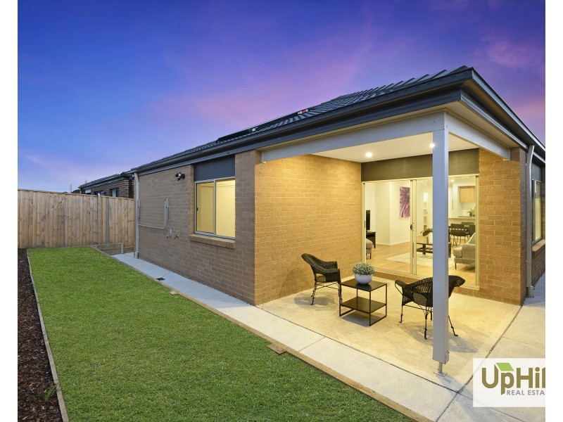 19 Melaan Way, Clyde North VIC 3978