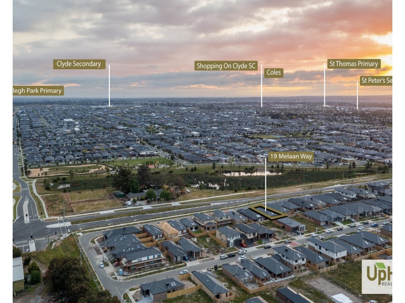 19 Melaan Way, Clyde North VIC 3978