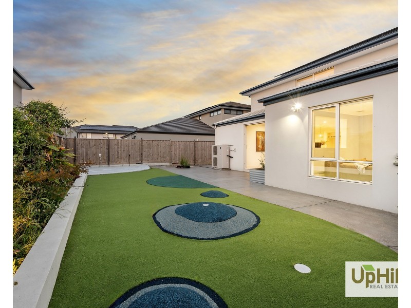 46 Salamanca Drive, Clyde North VIC 3978