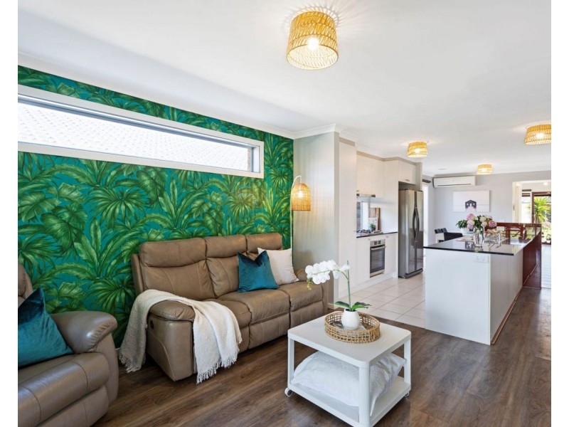 8 Rosella Avenue, Pakenham VIC 3810