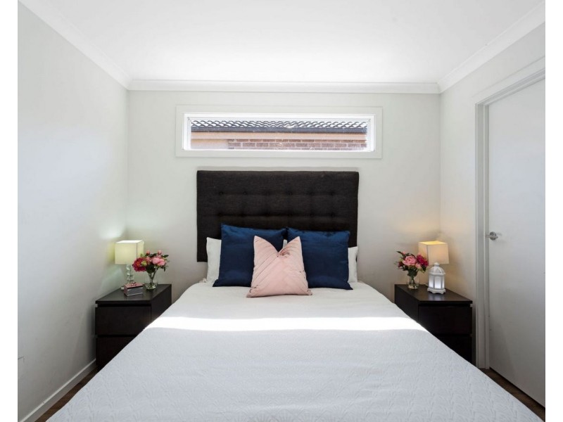 8 Rosella Avenue, Pakenham VIC 3810