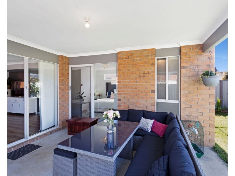 8 Rosella Avenue, Pakenham VIC 3810