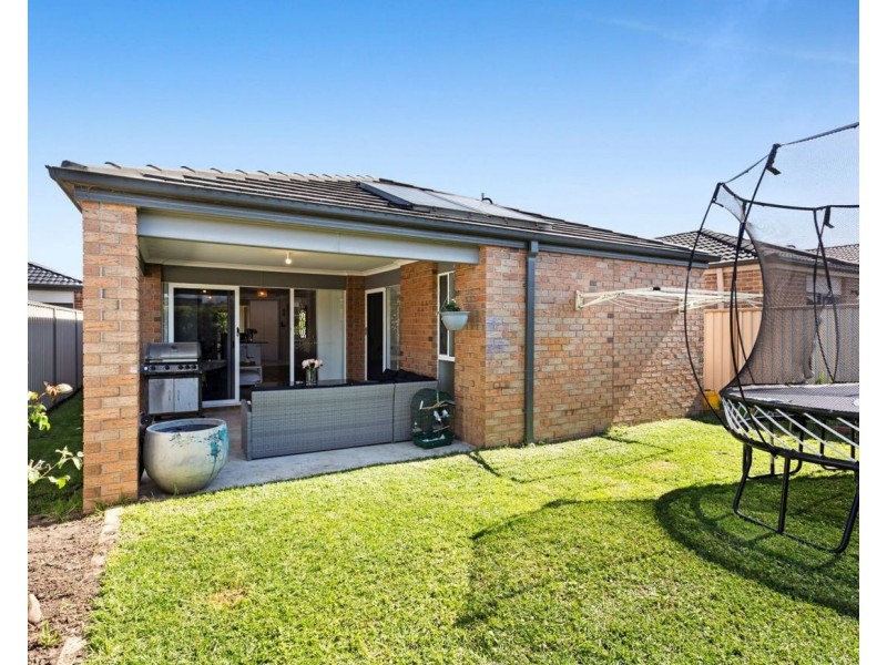 8 Rosella Avenue, Pakenham VIC 3810