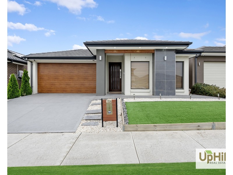 104 Moxham Drive, Clyde North VIC 3978