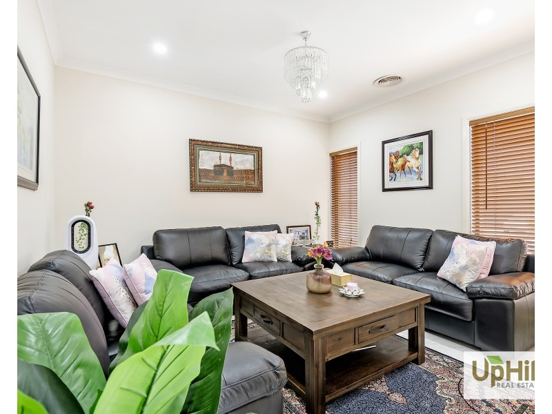 104 Moxham Drive, Clyde North VIC 3978