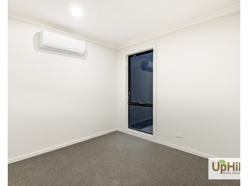 7 Guell Lane, Clyde North VIC 3978