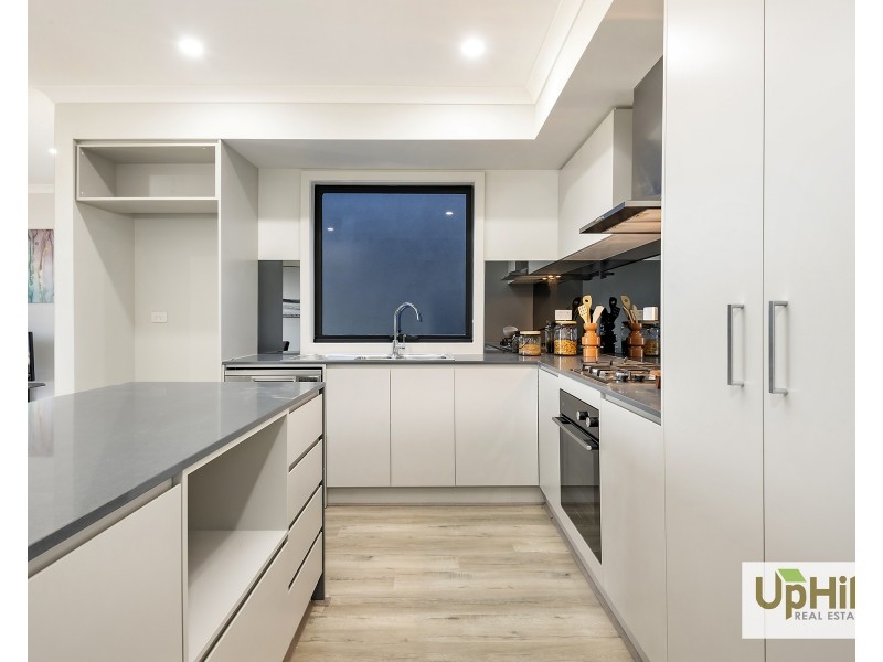 7 Guell Lane, Clyde North VIC 3978