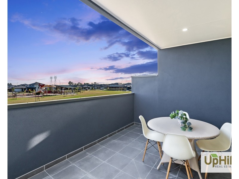 7 Guell Lane, Clyde North VIC 3978