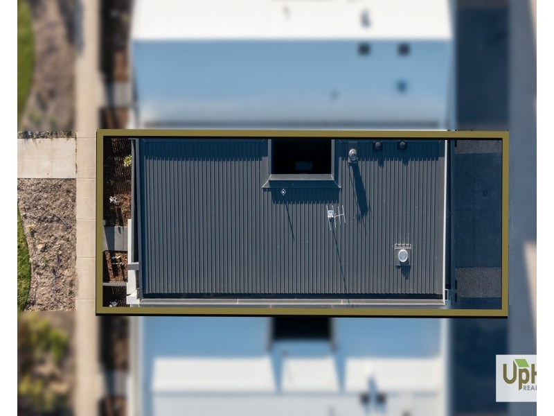 7 Guell Lane, Clyde North VIC 3978